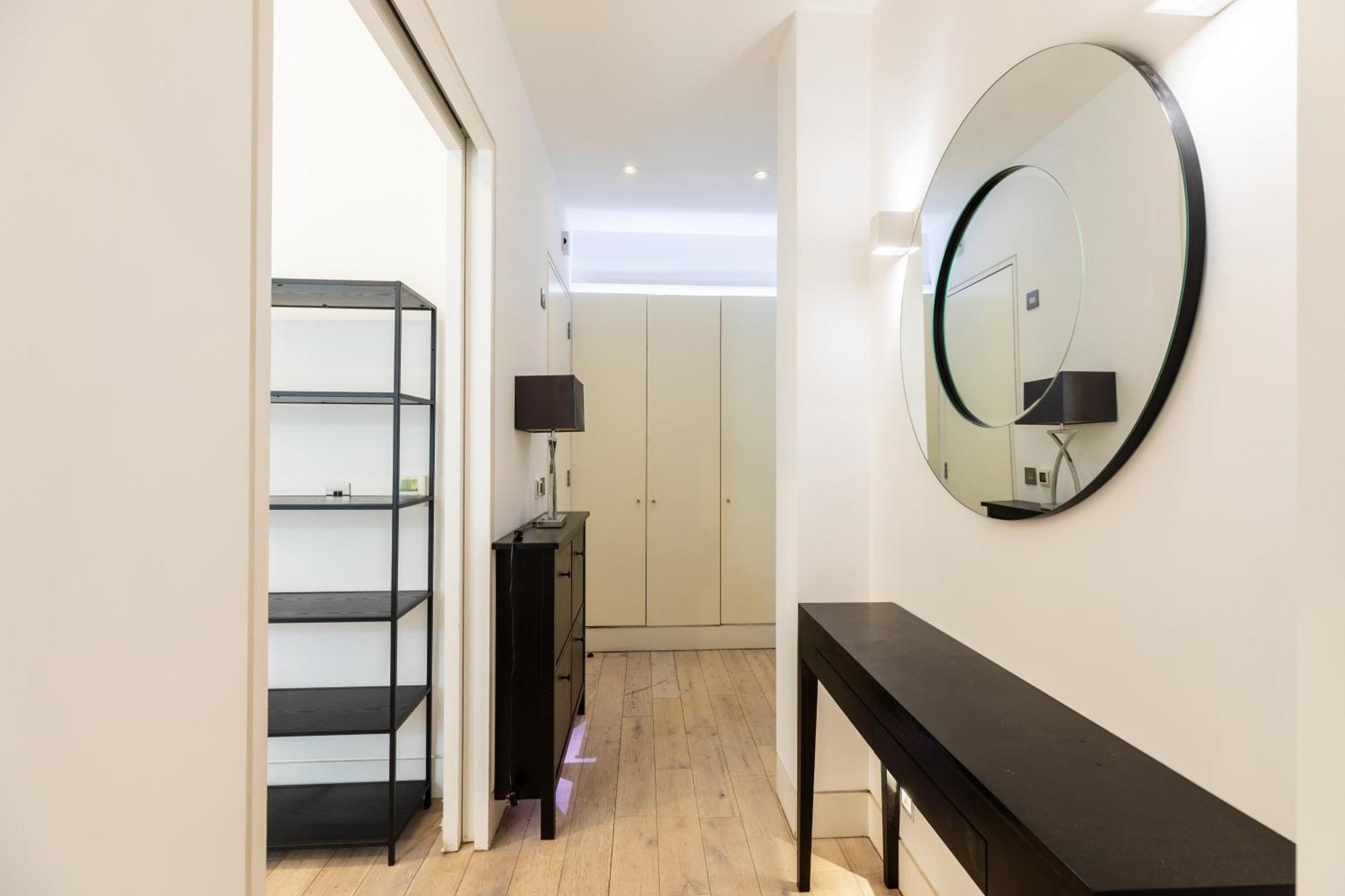 Clarges- Hsk Luxury * London