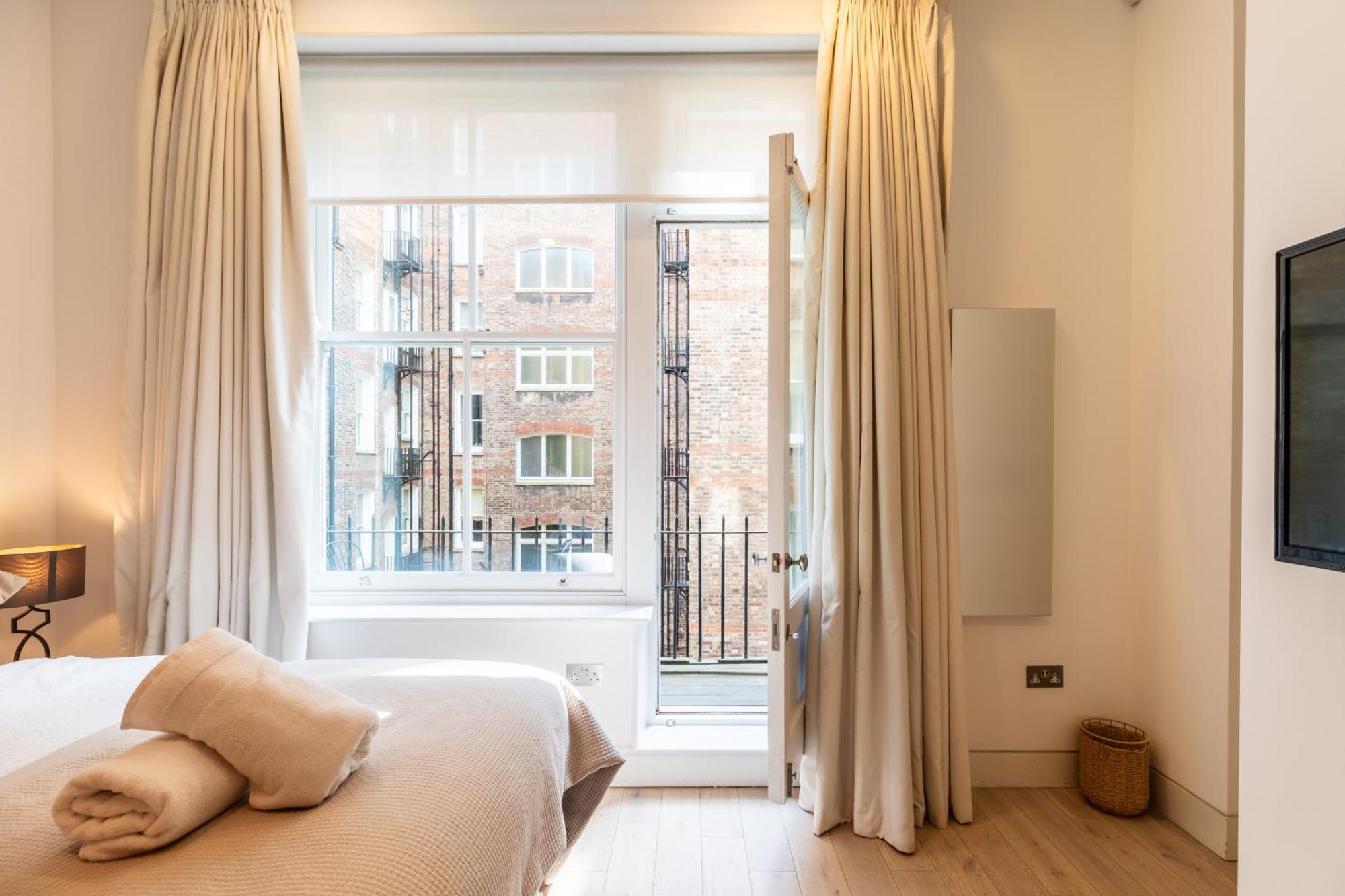 Clarges- Hsk Luxury Apartment